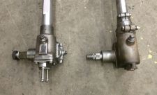 Replacement MARLES steering box (on left in picture, original MARLES D3 box on right) for 1929 VAUXHALL 20/60